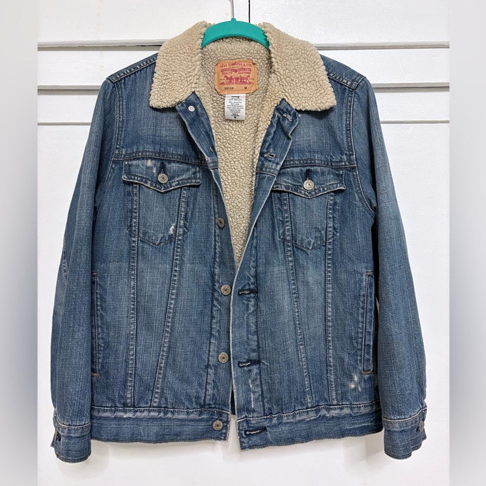 Levi's Classic Blue Denim Jacket with Sherpa Lining